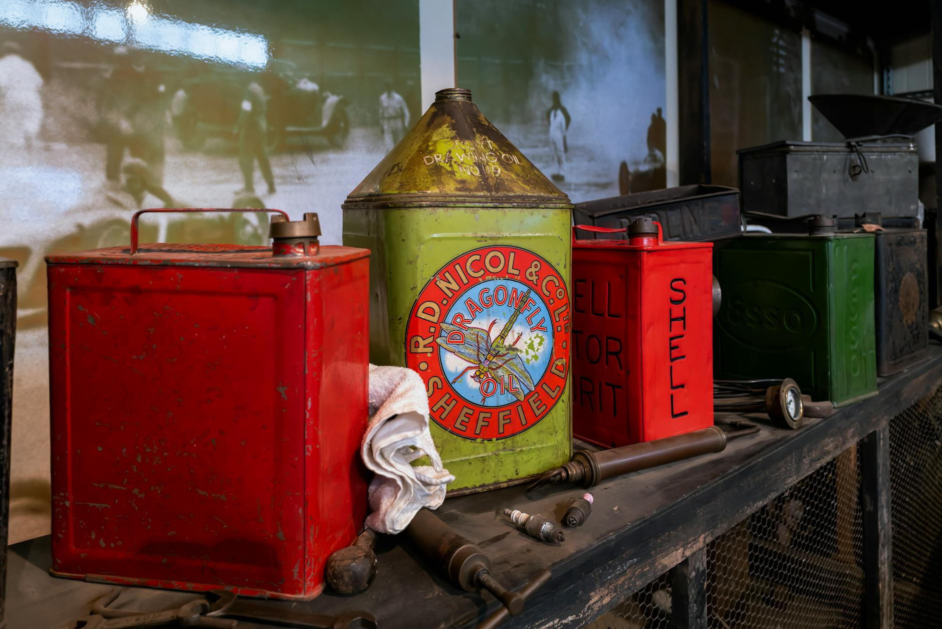 Pha bóng tấn công nguy hiểm trong trận đấu có nhịp độ cao