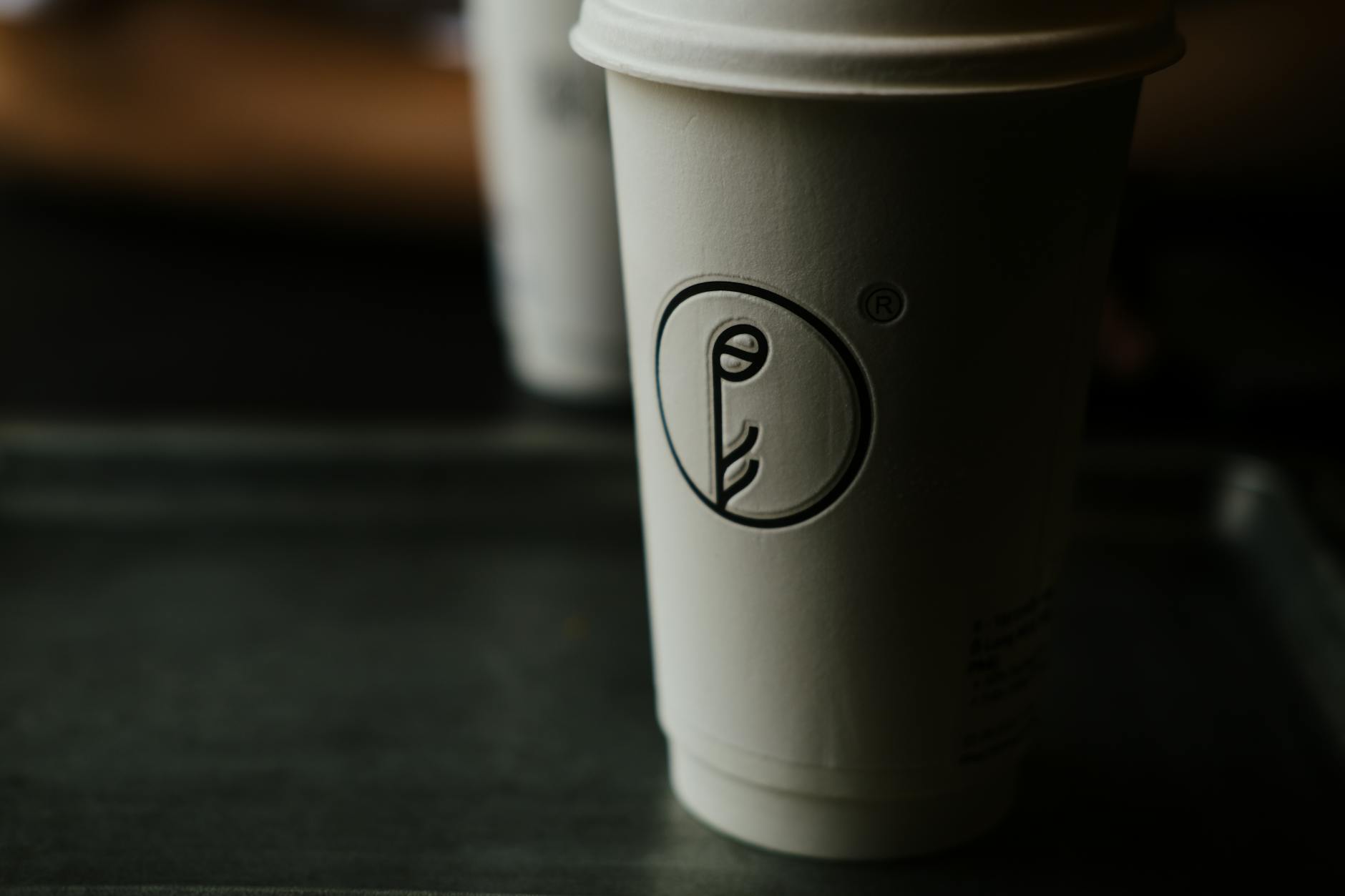 Màn hình laptop hiển thị nội dung xem trực tiếp với bố cục gọn gàng