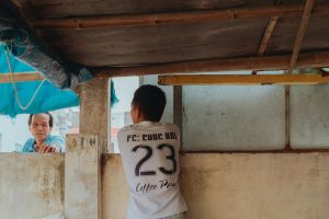 Diễn biến hiệp 2 với một đội đang dồn ép liên tục trước khung thành đối phương