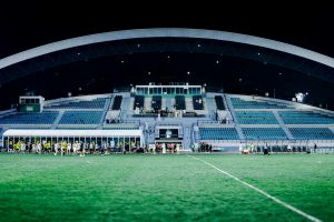 Pha tranh chấp bóng trong một trận thuộc giải hạng 2 Hàn Quốc